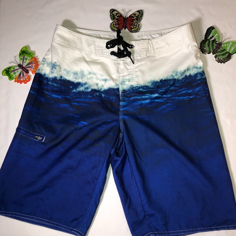 Hang Ten Swim Trunks, Size 30, blue/white, water ocean print, EUC,pet/smoke free